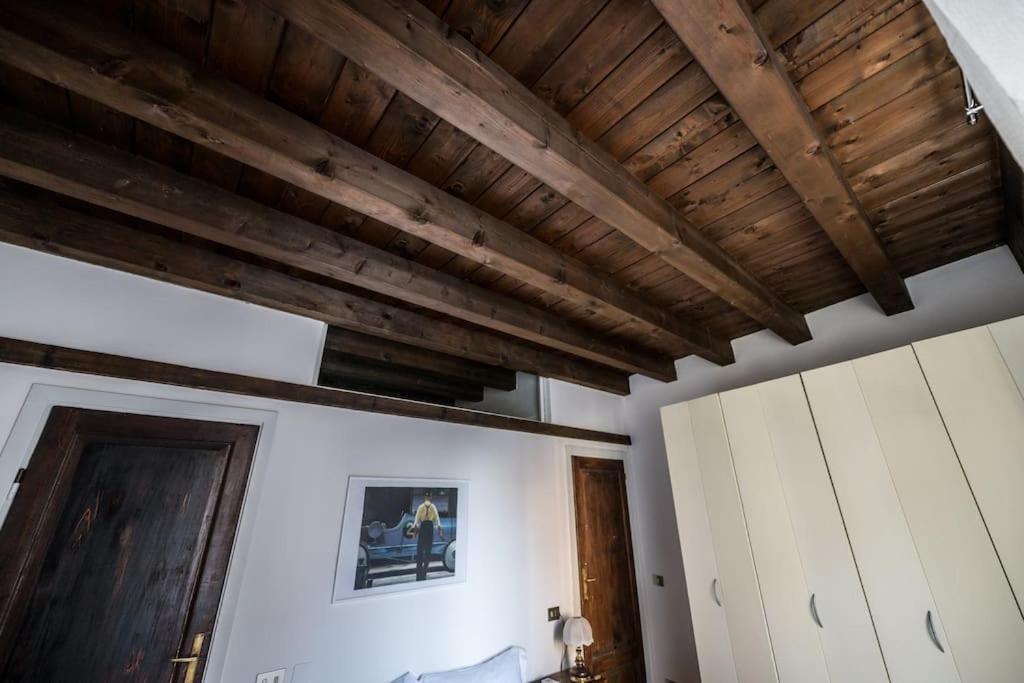 Wonderful Two Floors Apartment Милано Екстериор снимка