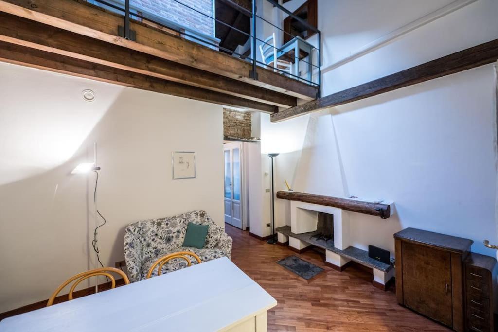 Wonderful Two Floors Apartment Милано Екстериор снимка