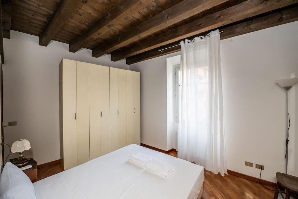 Wonderful Two Floors Apartment Милано Екстериор снимка