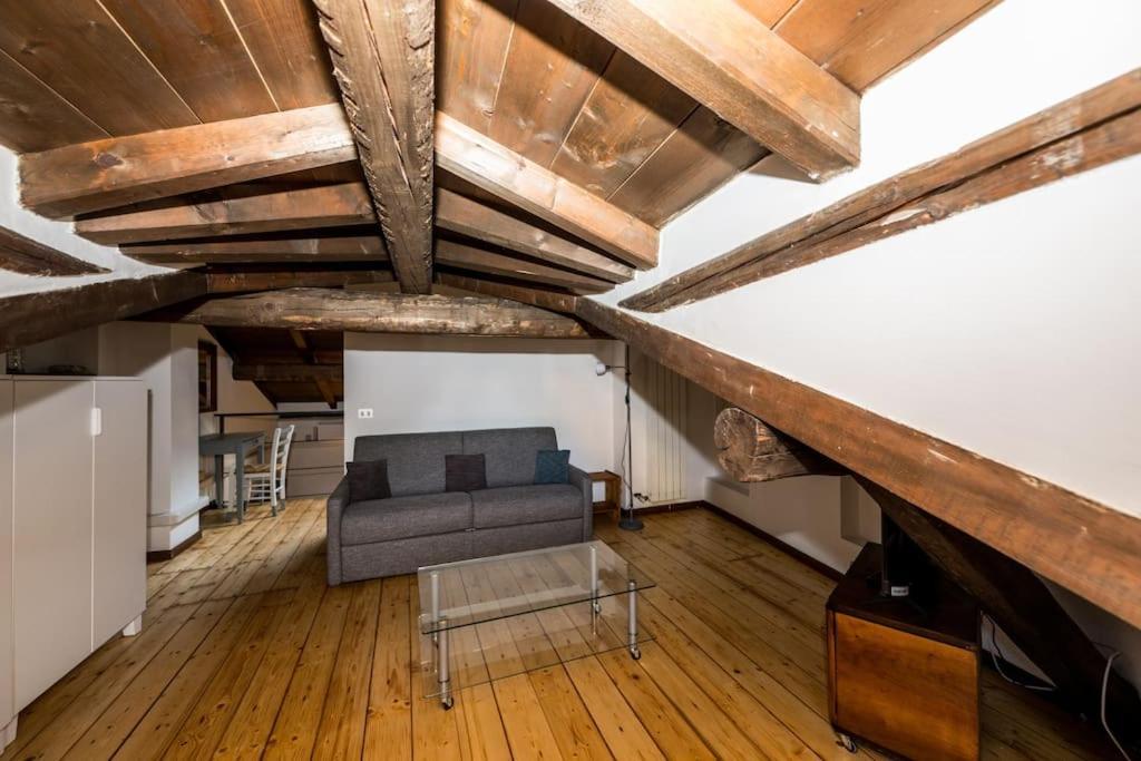 Wonderful Two Floors Apartment Милано Екстериор снимка