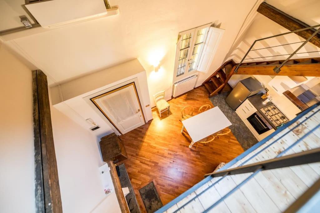 Wonderful Two Floors Apartment Милано Екстериор снимка