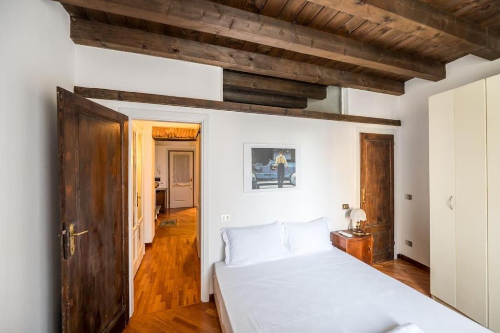 Wonderful Two Floors Apartment Милано Екстериор снимка