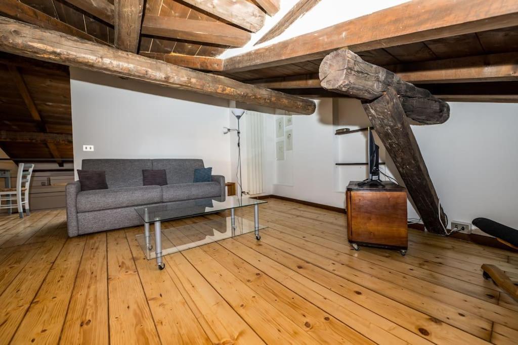 Wonderful Two Floors Apartment Милано Екстериор снимка