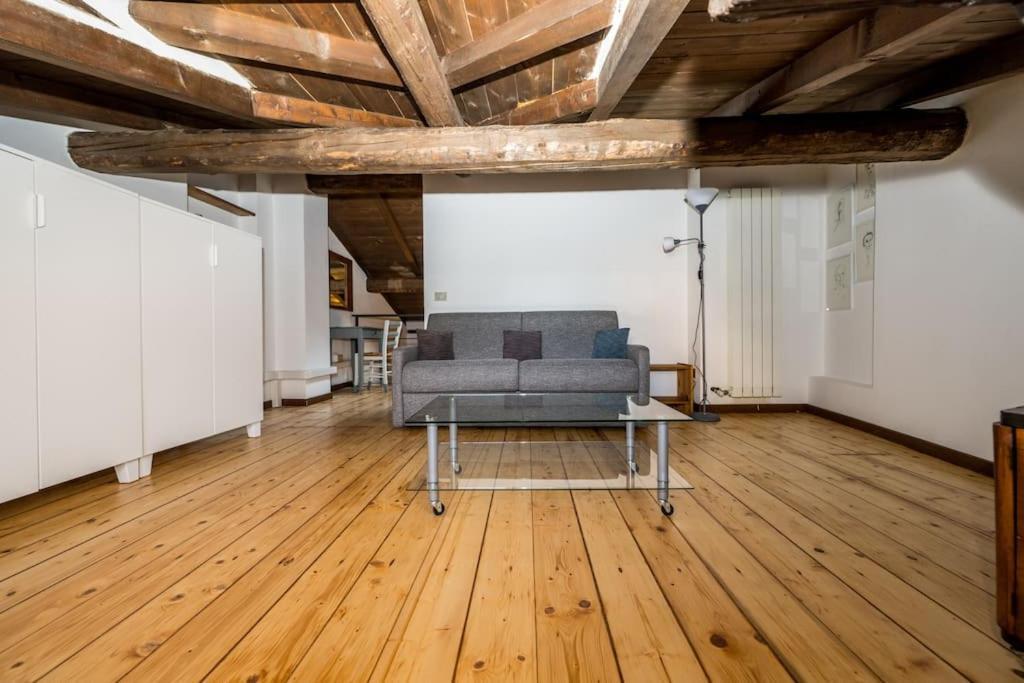 Wonderful Two Floors Apartment Милано Екстериор снимка
